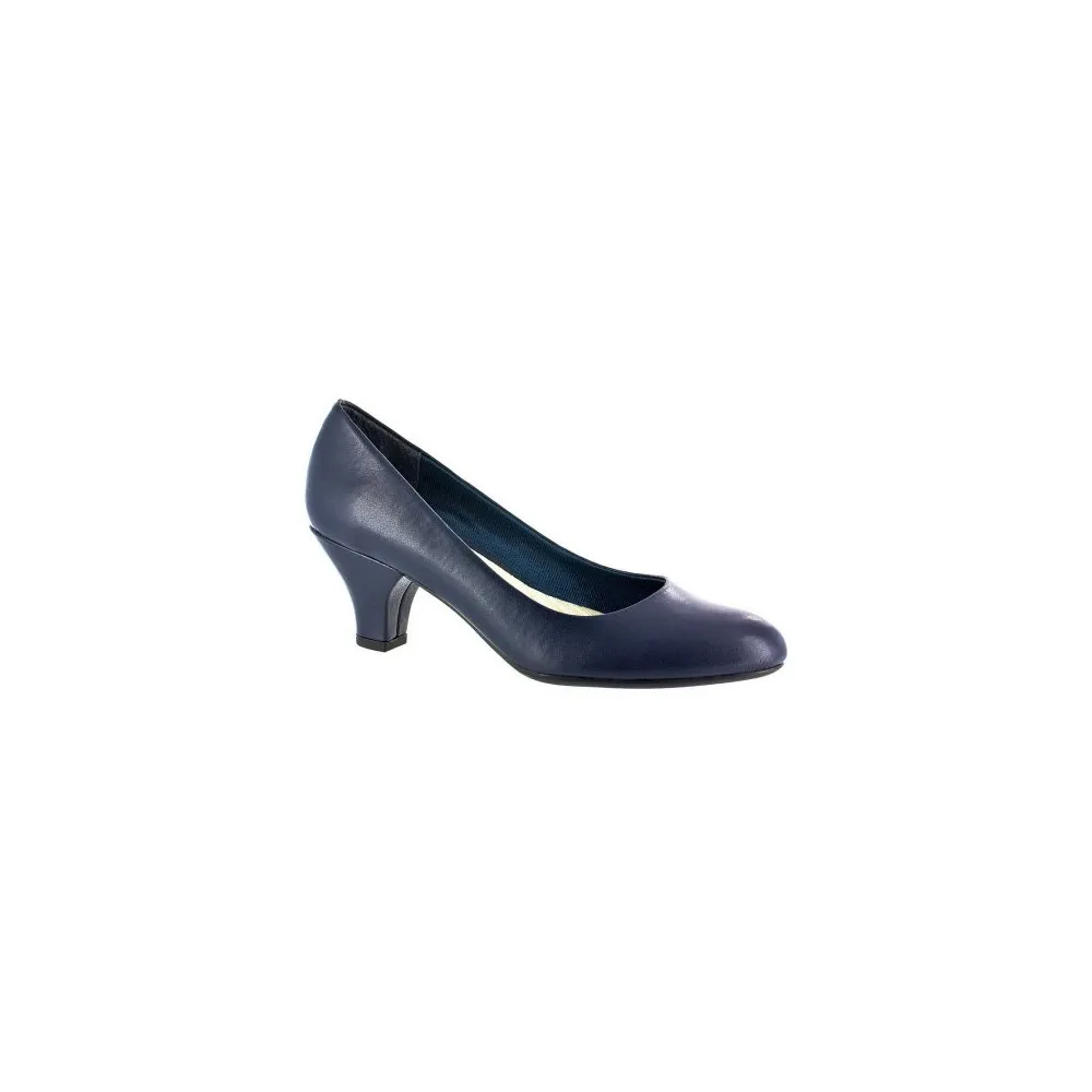 Easy Street Fabulous Basic Pumps